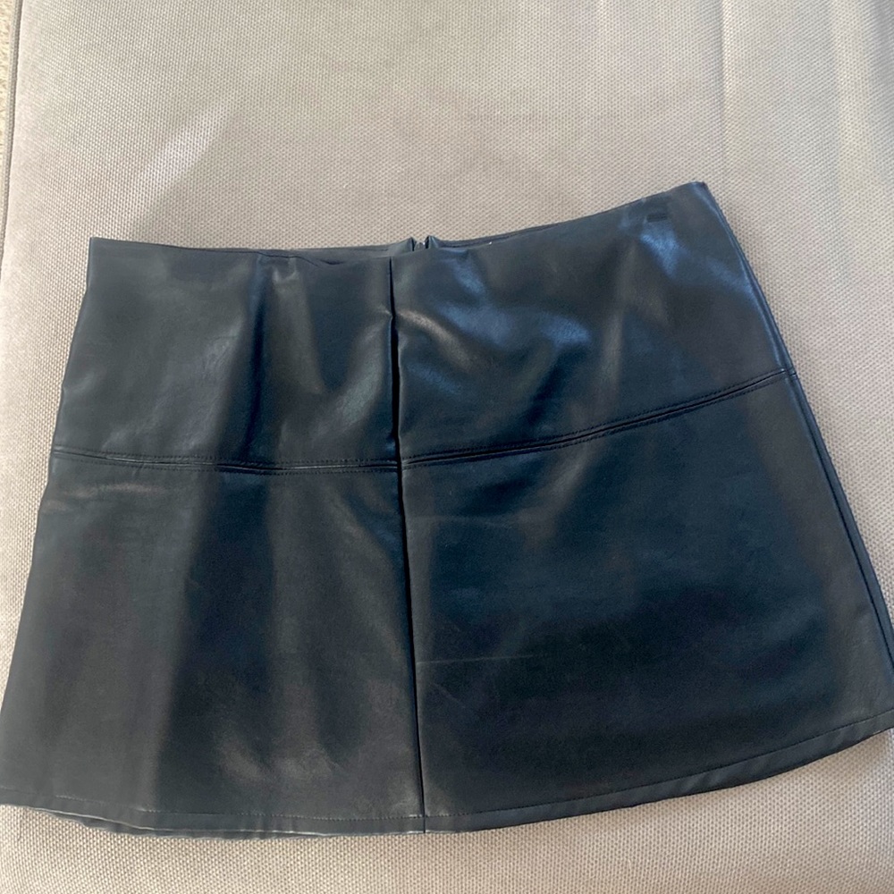 Black Jolt Faux Leather Mini Skirt, junior size 13
